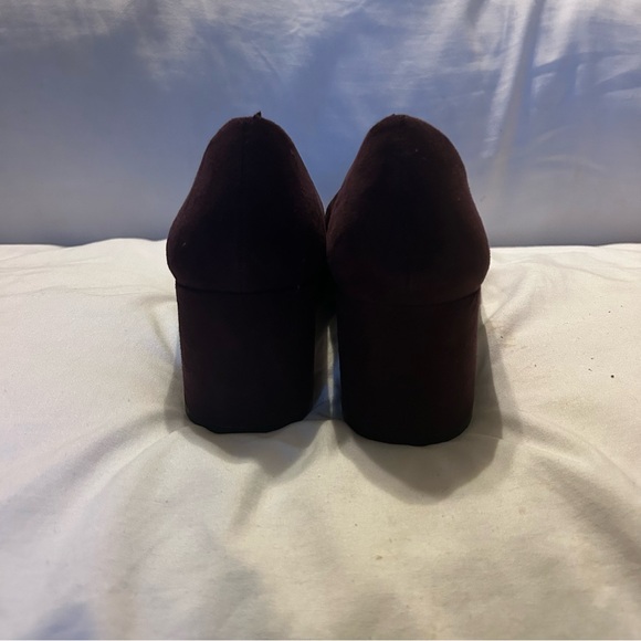 Christian Siriano Burgundy Block Heel Pumps Size 9.5 Office Evening Faux Suede - Picture 4 of 8